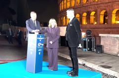 Il Colosseo si illumina per celebrare la cucina italiana patrimonio Unesco