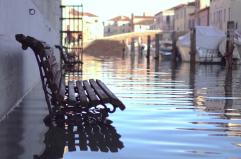 Ecoansia, il peso psicologico dei cambiamenti climatici sui giovani italiani