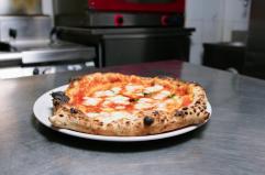 Pizza, numeri da record in Italia