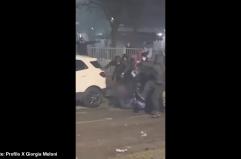 Poliziotto accerchiato e aggredito al corteo Askatasuna a Torino, le immagini