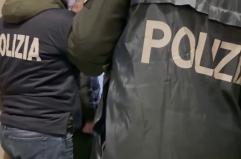 Napoli, blitz a Scampia contro la camorra: 15 arresti