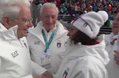 Mattarella abbraccia Brignone dopo l'oro e assiste alla premiazione