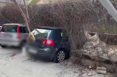 Palermo, muro crolla su auto parcheggiate, un ferito
