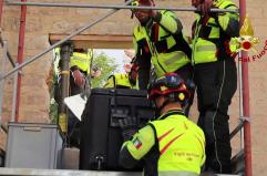 Frana Niscemi, i vigili del fuoco recuperano 300 libri dalla biblioteca