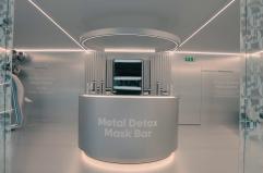 Cura dei capelli, a Milano l'installazione immersiva Metal Detox Capsule