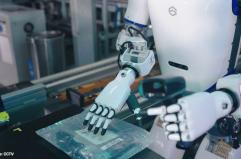 La Cina accelera sulI'integrazione dell'IA nell'economia e nella societ&agrave;