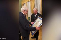 Mattarella incontra il disegnatore Milo Manara al Museo Maffeiano