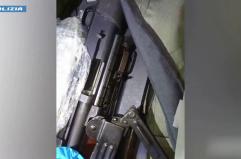 A Torino sequestrati ad un 49enne droga, mitragliatori, fucili e pistole