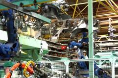 Industria, a febbraio in calo prezzi produzione