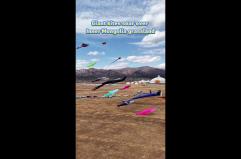 Cina, aquiloni giganti colorano il cielo della Mongolia interna