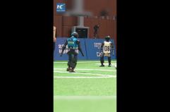 Cina, robot programmati da studenti delle scuole medie giocano a calcio