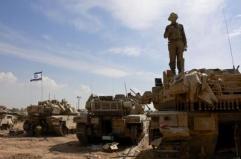Israele pronto a invadere Gaza City, schierati centinaia di tank: "Hamas ha spostato ostaggi in superficie"