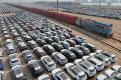 Mobilità, l'auto resta 'regina' degli spostamenti degli italiani ma crescono alternative