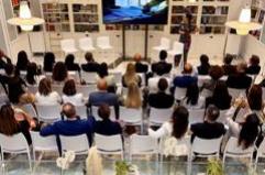 Lusso, Ey: incertezza economica e cambi modelli di consumo hanno colpito mercato, -4% nel 2025