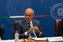 Schillaci: "Api essenziali per ecosistemi, loro tutela priorità sanitaria e sociale"