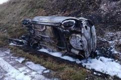 Verona, perde controllo per la velocità: auto si cappotta e prende fuoco