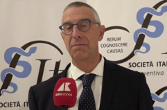 Vaccini, igienista Gabutti: "Aumentare coperture aiuta contrasto a resistenza batterica" Vaccini, igienista Gabutti: "Aumentare coperture aiuta contrasto a resistenza batterica"