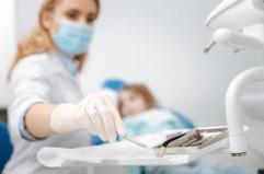 Parodontite, da staminali e gel bio ricrescita osso e gengive: così si tagliano i tempi per gli impianti dentali