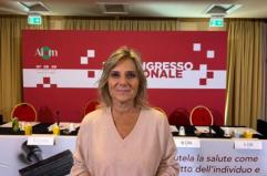 Tumori, Fabi (Aiom): "Cancro seno malattia sociale, serve supporto psicologico"