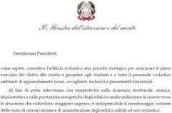 Scuola, la lettera di Valditara ad Anci e Upi: "Edilizia è priorità, garantire dati aggiornati"