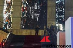 Roma, assessore sardo cade da scale del Ministero delle Imprese: in frantumi parte della vetrata di Sironi