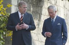 Carlo prepara il 'benvenuto' ad Andrea a Sandringham dopo lo sfratto dalla Royal Lodge