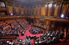 Manovra, pioggia di emendamenti: scontro su condono e adesione a scioperi