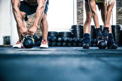 Maschi ossessionati dal fisico e dal mangiare 'puro', cos'è l'ortoressia e quali sono i rischi