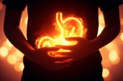 Natale, reflusso gastroesofageo per 1 italiano su 10, le regole d'oro per godersi le feste