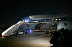 Guasto all&rsquo;Air Force One in volo verso Davos, Trump cambia aereo e riparte