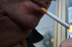 Tumori: Aiom, '105 mila diagnosi ogni anno in Italia causate dal fumo'