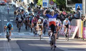 Giro d'Italia, 6&deg; tappa a Matera: magnifica volata di D&eacute;mare. Almeida resta in rosa