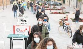 Aradeo, in fila per trovare midollo da trapiantare a pap&agrave; di due bimbi. Si mobilita anche Emma