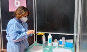 Vaccini, caso per la seconda dose nell'hub di Taranto: anziani costretti a spostarsi con il caldo