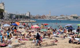 Bari, 2 giugno di sole: prese d'assalto le spiagge cittadine