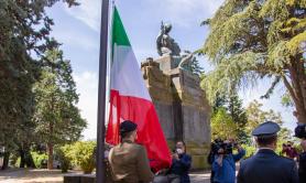 Potenza e la cerimonia del 2 giugno: le foto davanti al Monumento dei Caduti