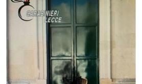 Lecce, a Sogliano Cavour a fuoco ingresso laterale chiesa madre San Lorenzo Martire