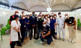 Vaccini, Decaro esulta: &laquo;Bene prima dose al 50% dei baresi, siamo al giro di boa&raquo;