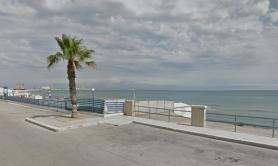 Barletta, 72enne colpito da un malore muore in spiaggia
