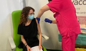 Vaccini, in Puglia met&agrave; dei vaccinabili ha ricevuto la prima dose