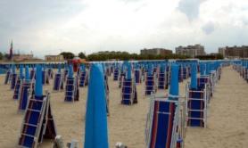 Concessioni turistiche su demanio marittimo: normativa interna o legislazione europea? Decide la plenaria