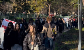Andria, la protesta degli studenti del Troya: &laquo;Carenza di spazi, aule inadeguate&raquo;