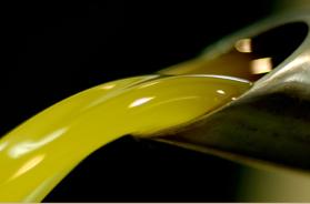 Ladri di olio in azione a Canosa: autotrasportatore preso in ostaggio e liberato dopo 2 ore, indaga la polizia