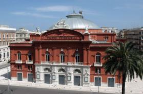 «Contratti pirata» per maschere e visite guidate, la Fondazione Petruzzelli annulla il bando e interpella il Ministero del Lavoro «Contratti pirata» per maschere e visite guidate, la Fondazione Petruzzelli annulla il bando e interpella il Ministero del Lavoro