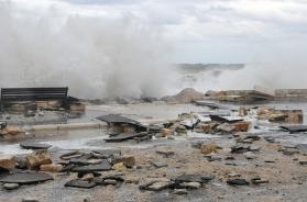 Maltempo in arrivo sulla Puglia: allerta gialla per temporali, vento forte e mareggiate