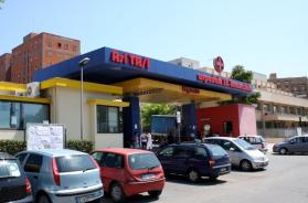 Bimbo di 3 anni precipita dal terzo piano a Taranto: salvo per miracolo