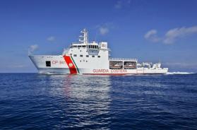 Vieste, bagnino aiuta 80enne in difficoltà ma resta in mare: salvato dalla Guardia costiera