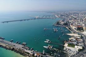 Autista di 60 anni muore stroncato da un malore nel porto di Manfredonia