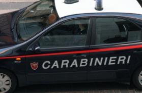 Adelfia, scoppia il litigio per il parcheggio e aggrediscono 60enne con mazza e colpi di pistola: 2 arresti