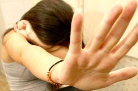 «Mi ha attirato nel suo appartamento con un'offerta di lavoro e mi ha molestato»: a Lecce arrestato 54enne «Mi ha attirato nel suo appartamento con un'offerta di lavoro e mi ha molestato»: a Lecce arrestato 54enne